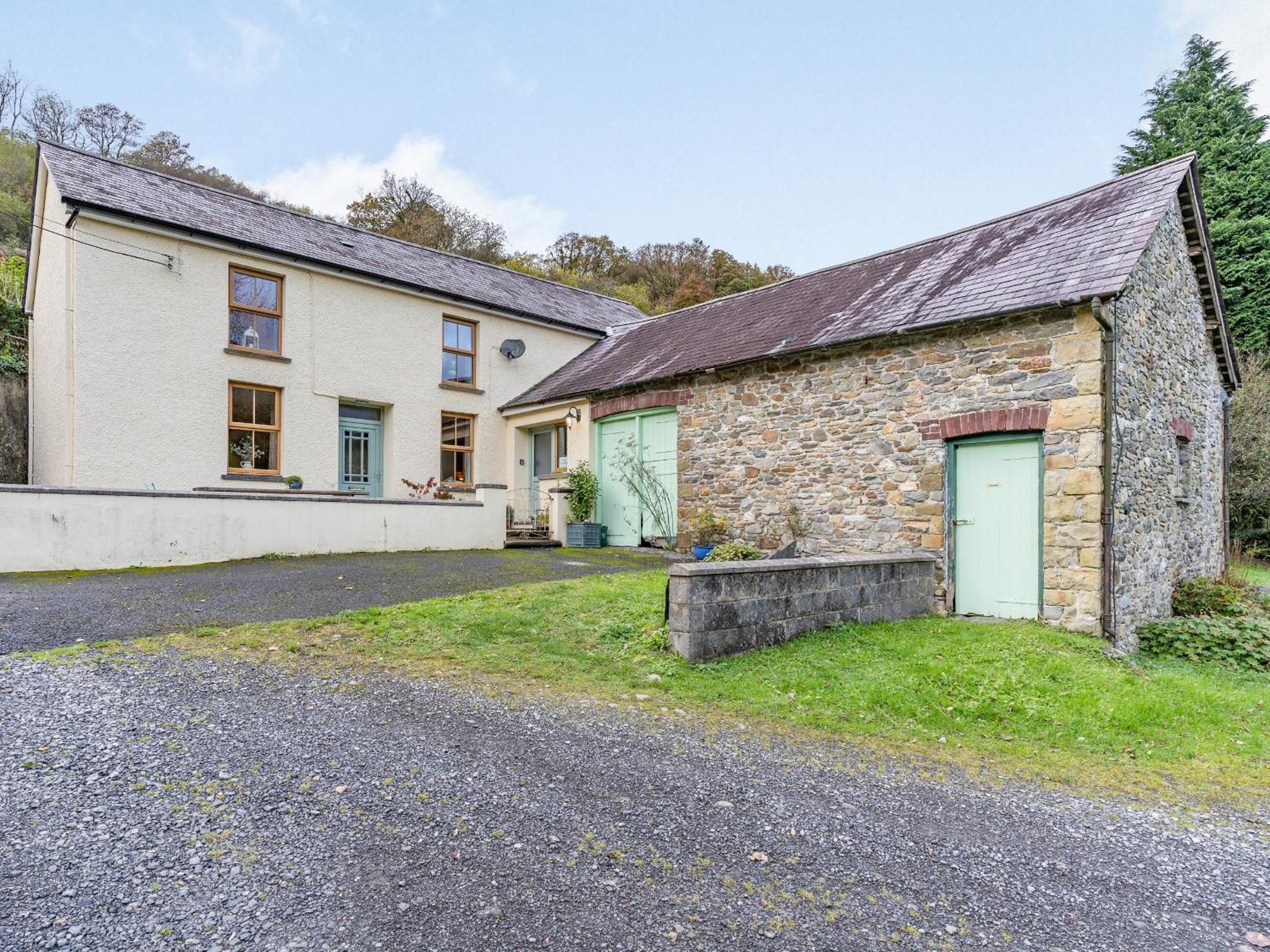 Pwll Farmhouse Llanllawdog Exteriér fotografie