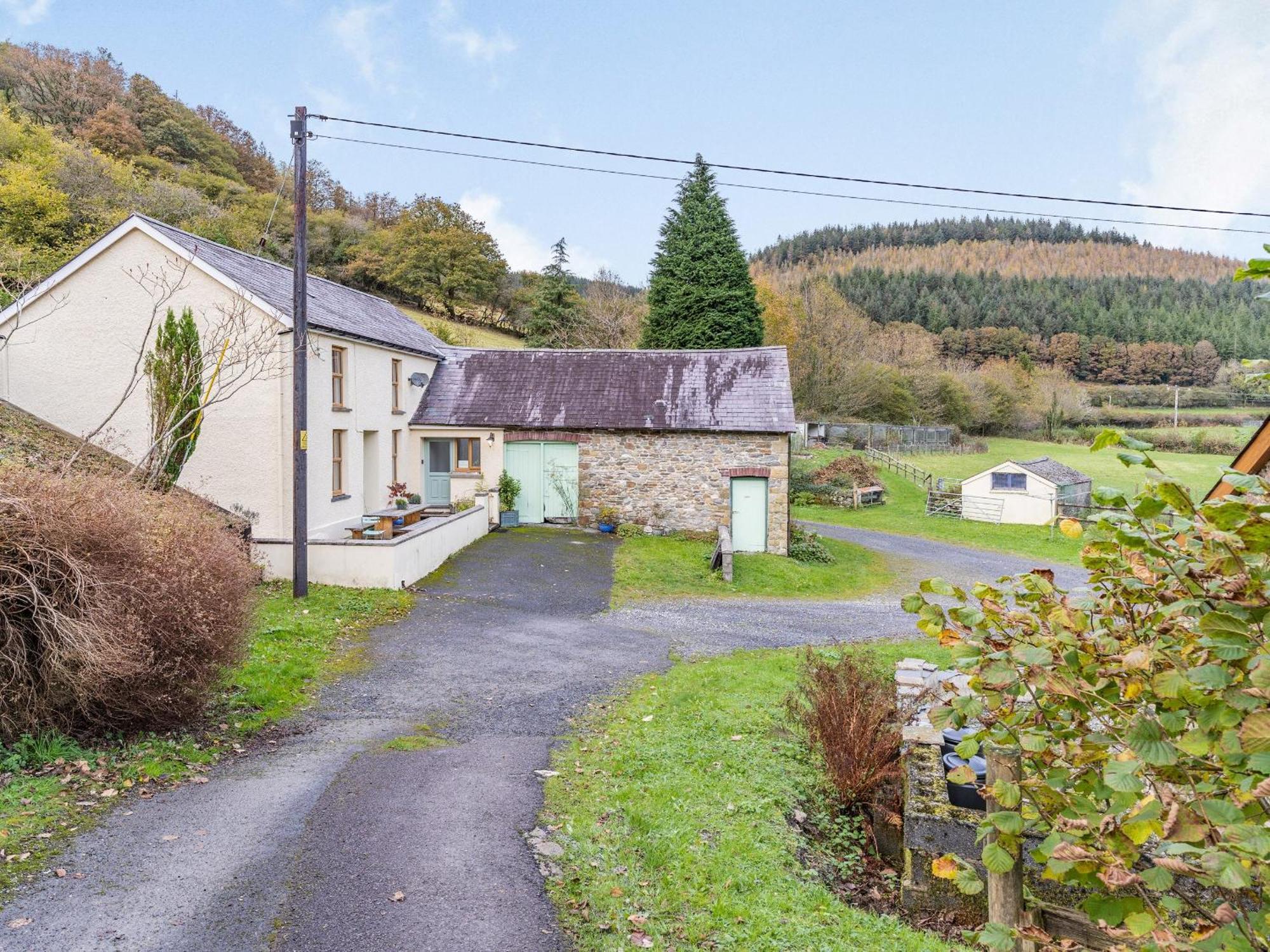 Pwll Farmhouse Llanllawdog Exteriér fotografie